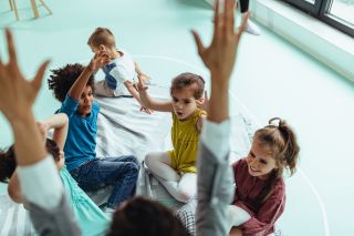 Comment mesurer les bénéfices d'un atelier de parole pour les enfants et les familles ?